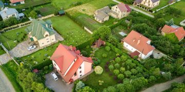 Outstanding Benefits of Real Estate Business over stock Investment