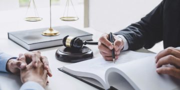 Accident Lawyer Helps You