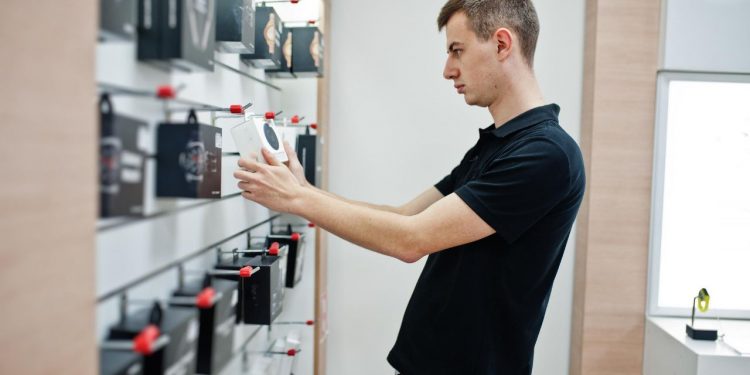 What Are the Top Must-Have Mobile Accessories for Travel?