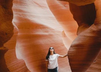 EXPERIENCE THE NATURAL WONDERS OF THE UNITED STATES: A JOURNEY THROUGH THE BEST OF NATURE