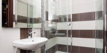 Enjoy a Luxurious Bathroom Experience with Frameless Bathtub Shower Doors and Enclosures