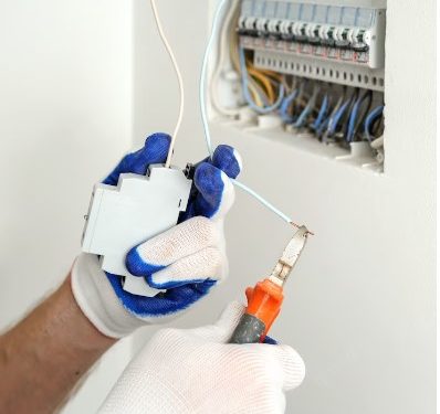 Identifying and Dealing With Electrical Issues Safely