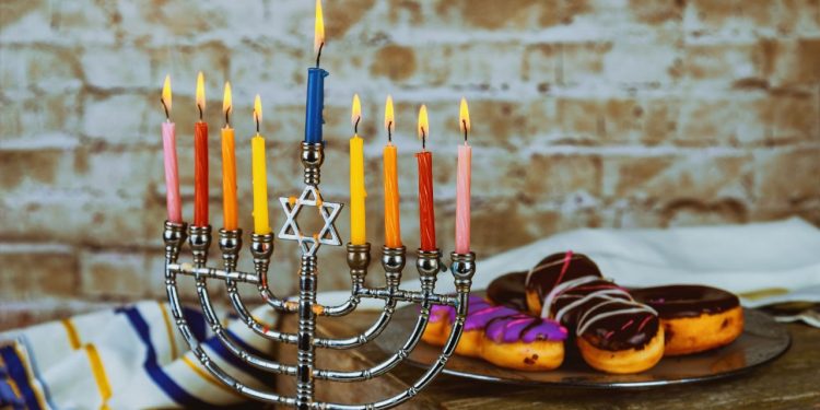 Light Up the Night: The Perfect Outdoor Hanukkah Menorah