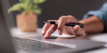 Leveraging AI in CV Builders