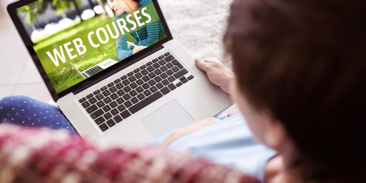 How Tech News Websites Earn Money From Internet