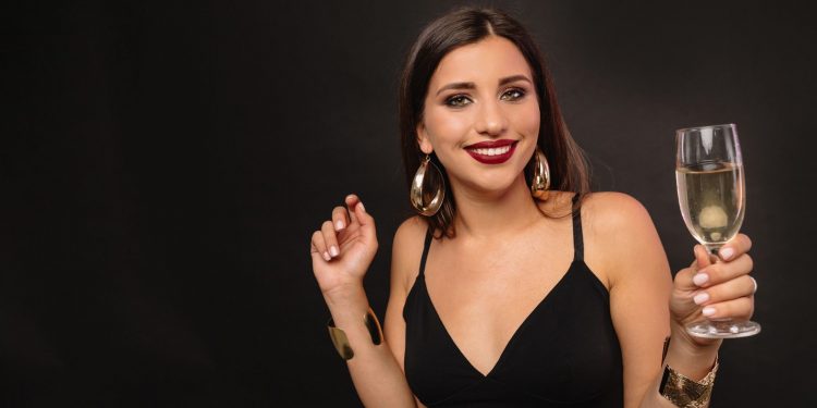 What are the interesting features in online slot games?