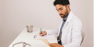 A Comprehensive Guide to Choosing the Best Medical Research Paper Writing Services in India