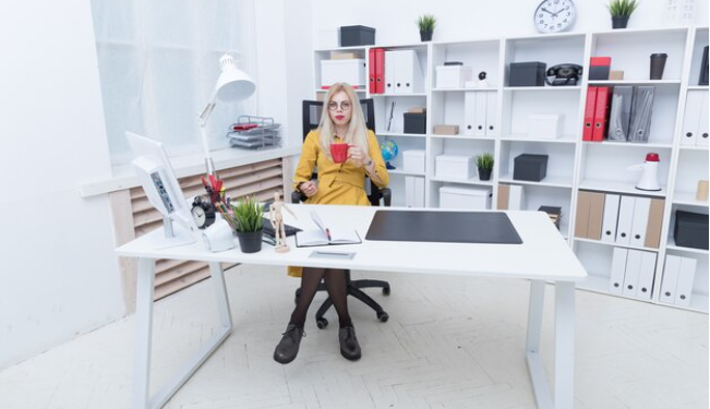 The Timeless Charm of a Wooden Desk With Drawers: Combining Style and Functionality in Your Home Office