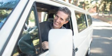 A Dreamy Start: Your John Wayne Airport to Disneyland Journey with Orange County Executive Cars