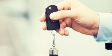 How to replace a Mercedes key at the lowest cost: Cost-effective solutions