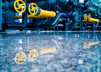 Advanced Pipeline Maintenance Techniques: The Role of Hot Tapping and Pipe Freezing