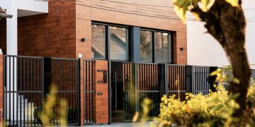 Types of Fences and When to DIY And When to Call a Builder