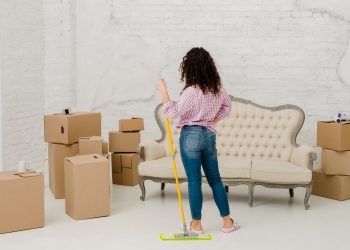 How to Schedule Move Out Cleaning During a Busy Move