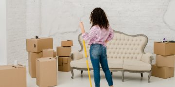 How to Schedule Move Out Cleaning During a Busy Move