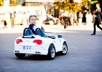 Kids Cars: Igniting Imaginations with Electric Ride-On Vehicles