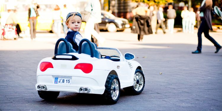 Kids Cars: Igniting Imaginations with Electric Ride-On Vehicles