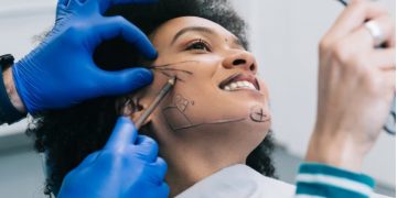 Restylane Fileri vs. Restylane Skinbooster: Enhancing Facial Aesthetics