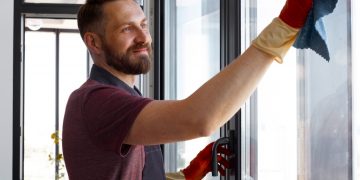 Why Office Window Cleaning in Melbourne is Essential for Your Business