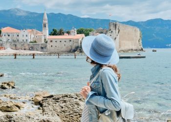 Best International travel card when traveling from the UAE?