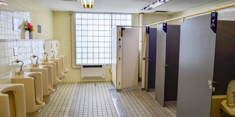 Installing High-Quality Office Bathroom Partitions: Why It Pays Off