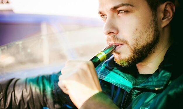 What Flavor Does Tiffany RAZ’s Vape Typically Feature?