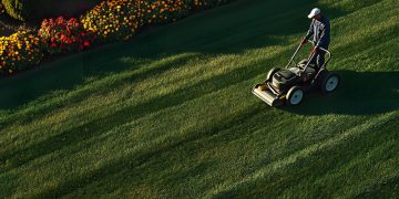 The Advantages of Toro’s Greensmaster Series for Precision Mowing