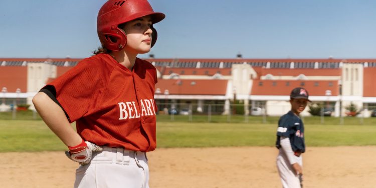 How to Get Noticed by College Softball Scouts: Key Tips for High School Players