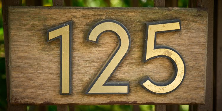 Huisnummerbordje met Naam: De Perfecte Aanvulling voor je Huis