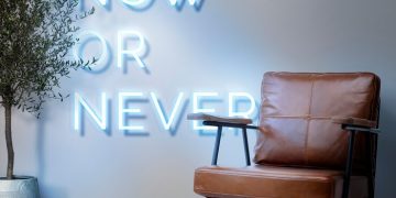 5 Ways to Use Custom LED Neon Signs in Your Office