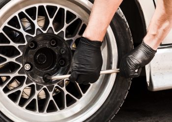 When Should You Take Your Car to an Alloy Wheel Repair Specialist?