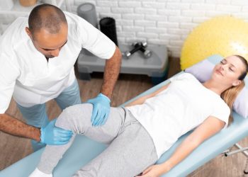 Chiropractic Solutions for Knee Pain: A Non-Surgical Approach