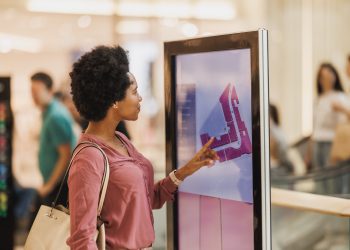 10 Ways Digital Signage Transforms the Auto Retail Experience