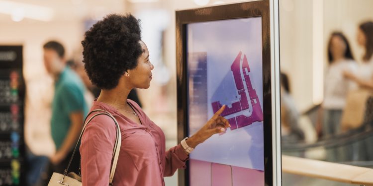 10 Ways Digital Signage Transforms the Auto Retail Experience