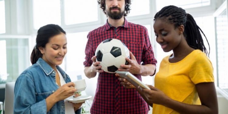 Triple Cash Or Crash: The New Football-Themed Crash Game Everyone Is Talking About