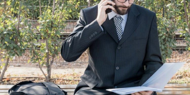 The Benefits of Hiring a Mobile Notary in Santa Ana, California