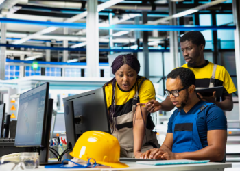 Why Businesses Need a Specialized Commercial Electrician